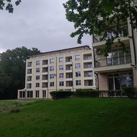 Royal Blue River Pearl Апартамент