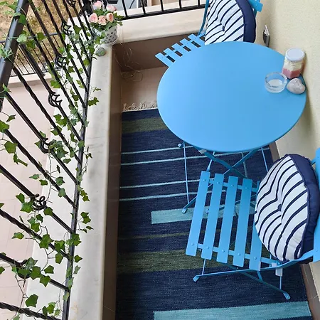 Royal Blue River Pearl *