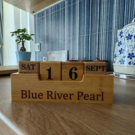 Royal Blue River Pearl