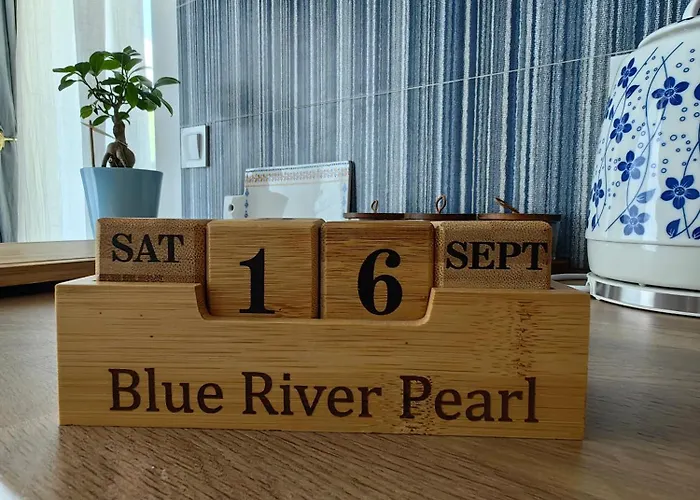 Royal Blue River Pearl